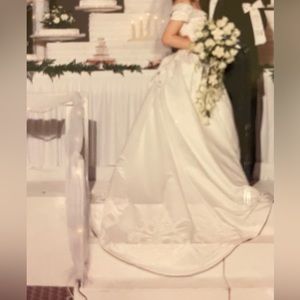 Wedding dress Eva Haynal Forsyth